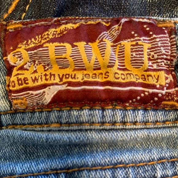 Very cute to TBWU jeans. Gently worn - Picture 3 of 4